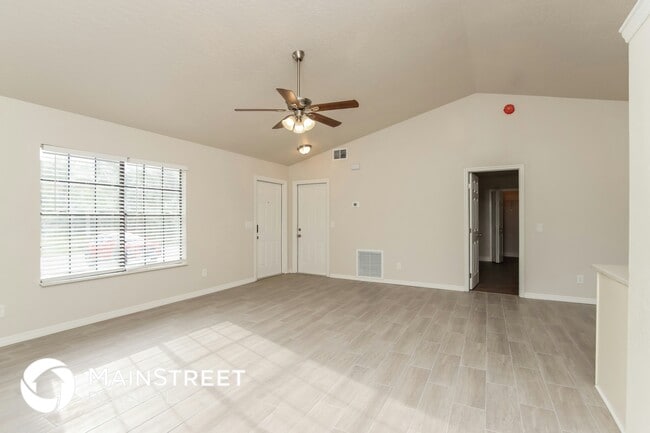 Photo - 1067 Pappas Rd SE