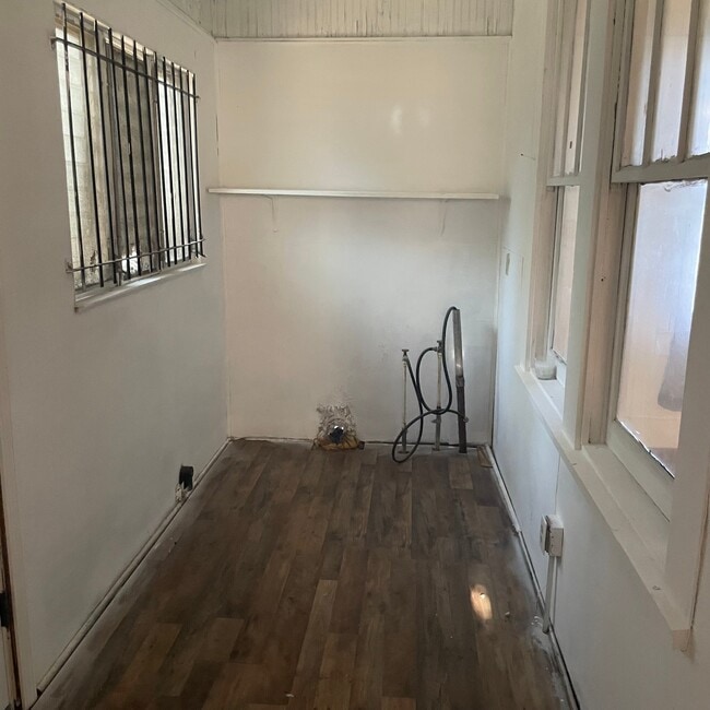 Photo - 964 Montgomery St