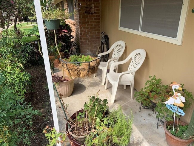 Photo - 3302 Burke Rd Unit 9