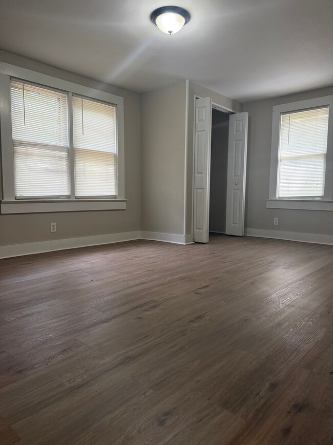 Photo - 319 NE 13th Terrace