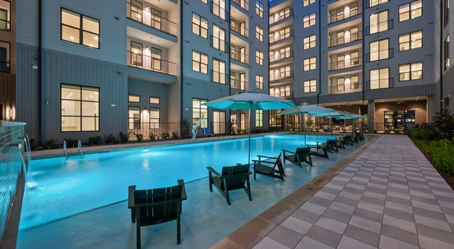 Building Photo - The Saint George