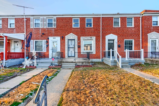 Photo - 2123 Graythorn Rd