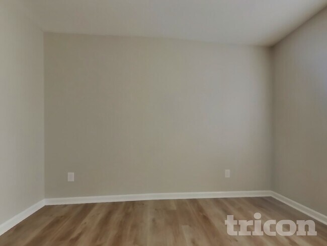 Photo - 725 Jack Russell Ct