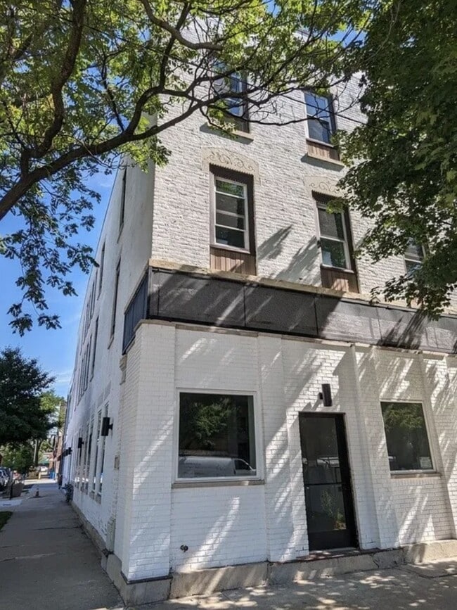 Building Photo - 449 N Elizabeth St Unit 2S