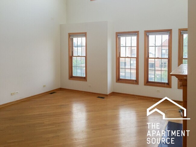 Photo - 1322 W Diversey Pky Unit 3