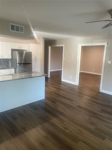 Photo - 904 Spring Valley Plaza