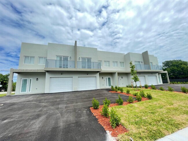 Photo - 116 NW 10th St