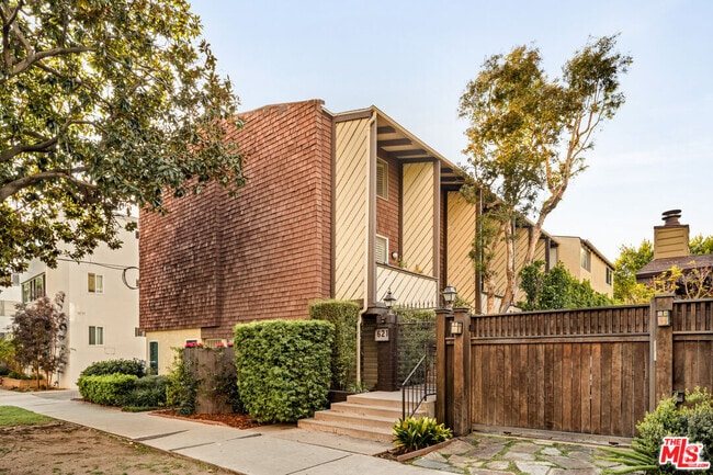 Building Photo - 621 California Ave Unit 3 Rental