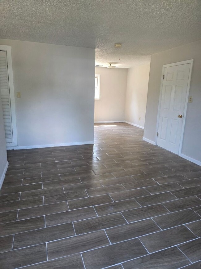 Photo - 3/4 BR  Brick ranch