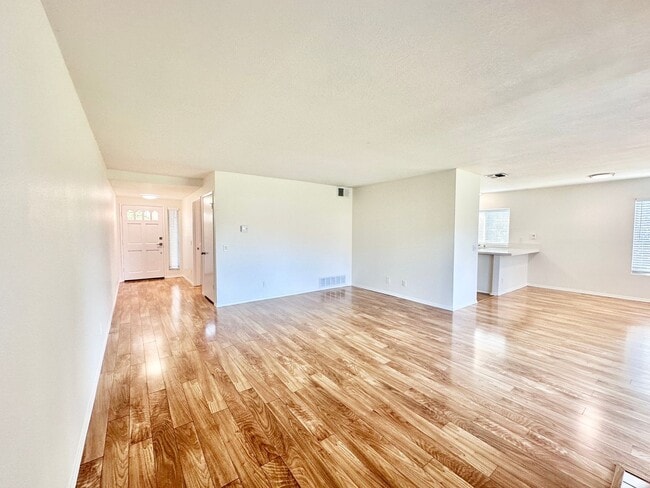 1652 Pala Lake Dr