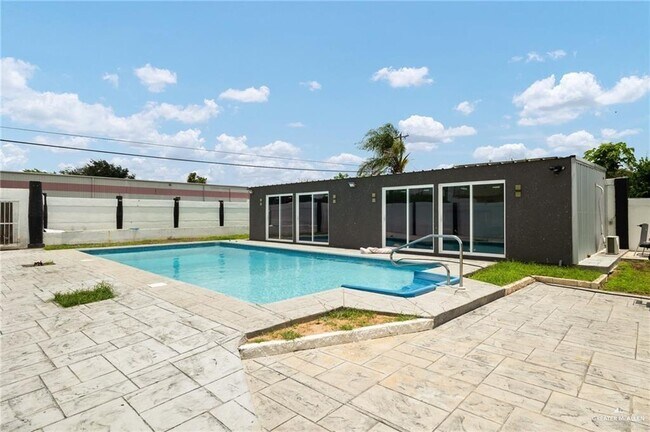 Photo - 11 W Business Hwy 83