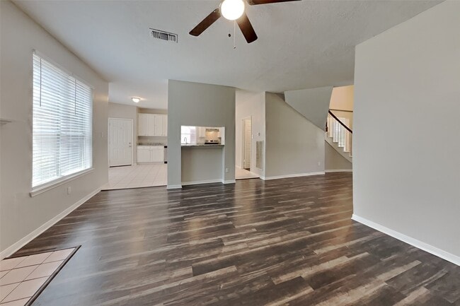 15907 Lausanne Dr
