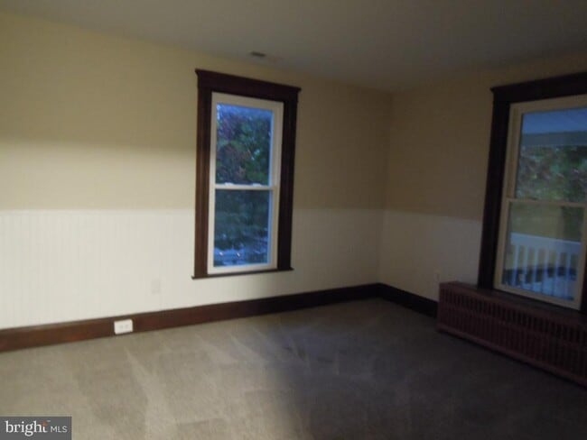 Photo - 6 N Farquhar St
