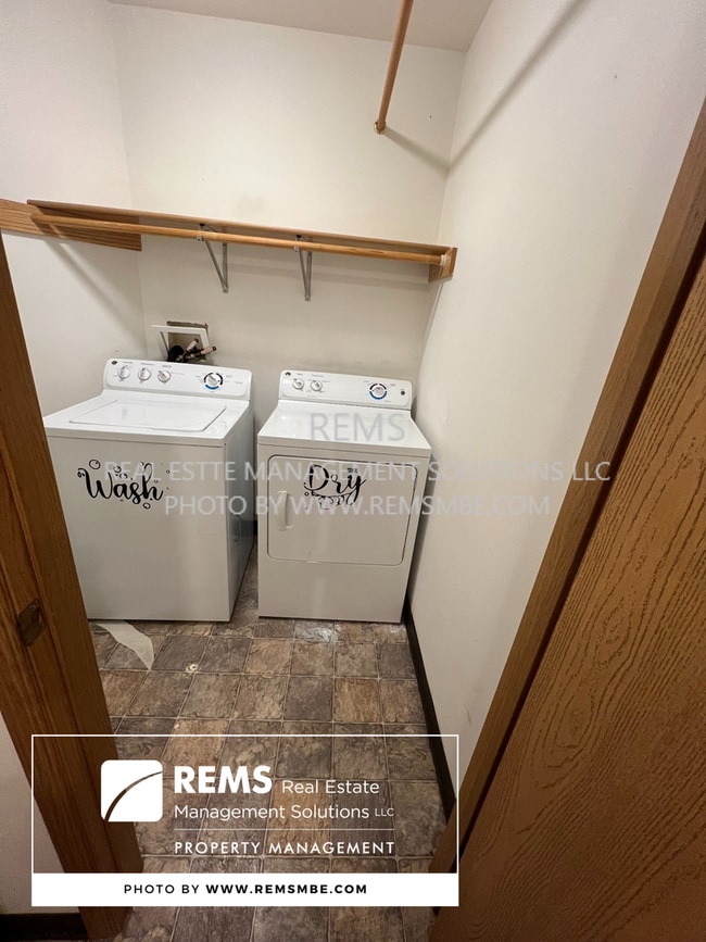 Photo - 33A Grand Canyon Dr