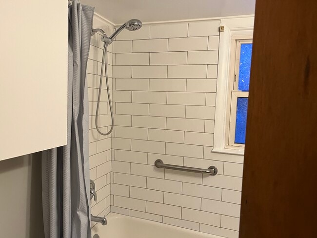 Photo - 786 Marion Rd Unidad #2