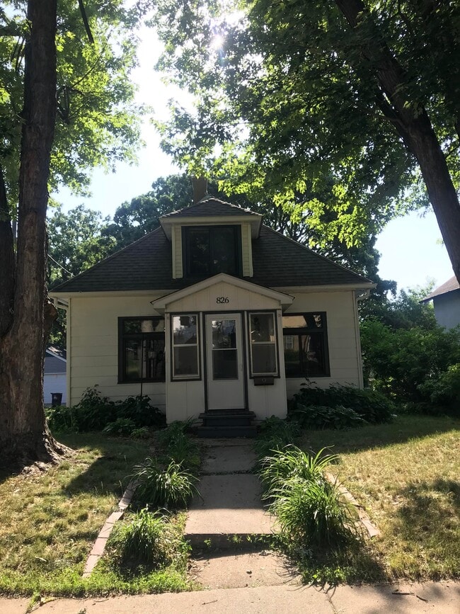 Building Photo - 826 Clayland St Rental