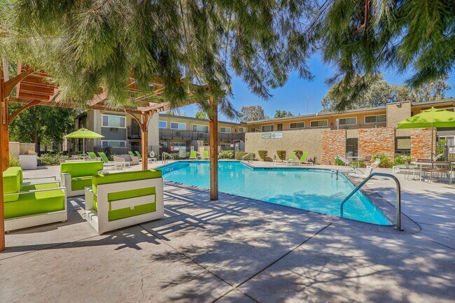 J St-020 - The Spoke