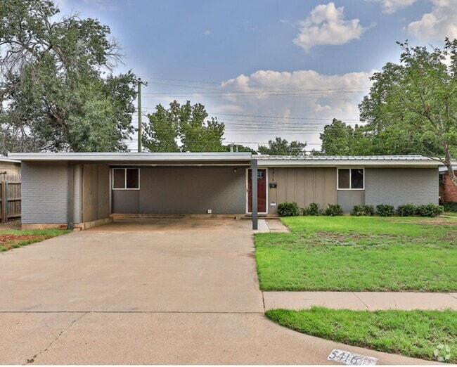 Building Photo - PRE LEASING NOW - AVAILABLE 8/1 Rental
