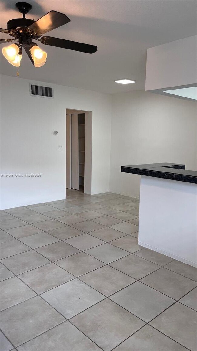 Photo - 2219 Polk St Unidad 8A
