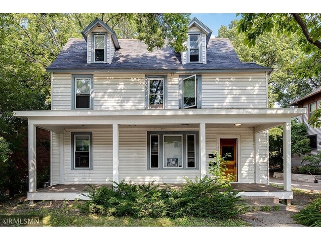 Photo - 715 6th Ave SE Unit Upper