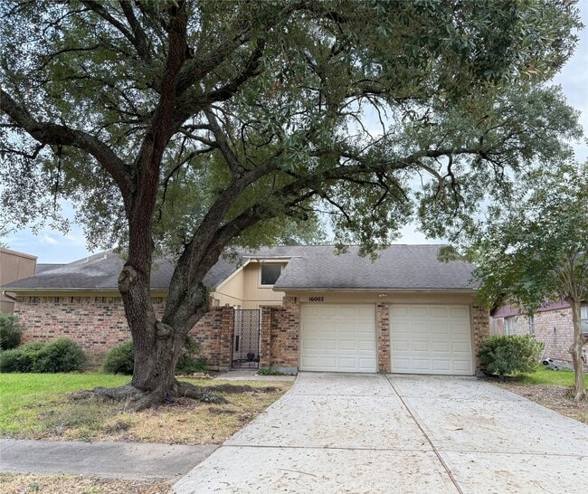 Building Photo - 16002 Havenhurst Dr