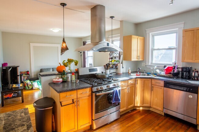 6 Belmont St Unit 3