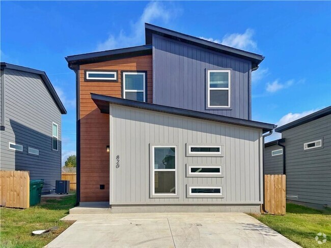 Building Photo - Now Leasing - Featherston Village - Modern... Rental