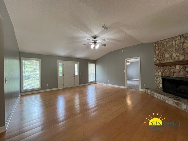 Photo - Spacious 3-Bedroom Retreat with New Kitchen Appliances!