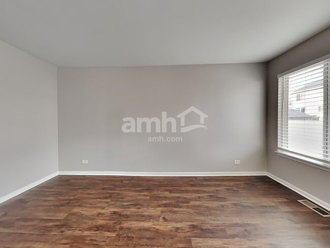 Photo - 2811 Stonebridge Dr