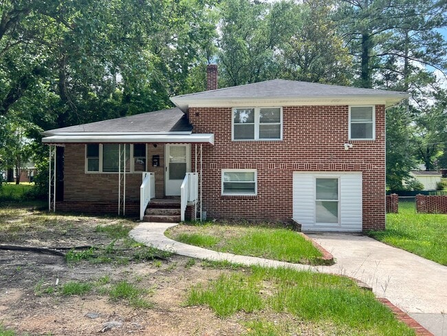 Photo - 3915 Shaw St House