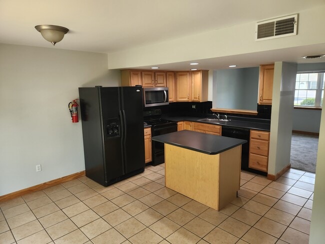 Building Photo - 203 Governors Park Rd