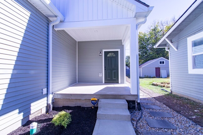 Building Photo - RnR Duplex SoBro