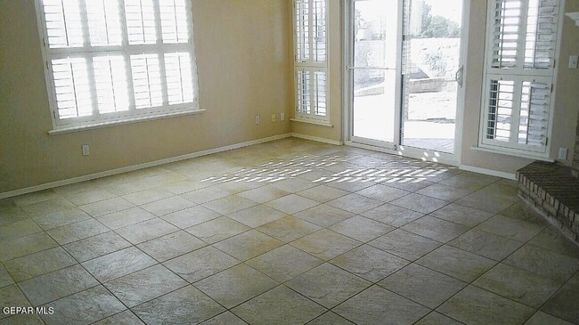 Photo - 901 Las Aves Pl