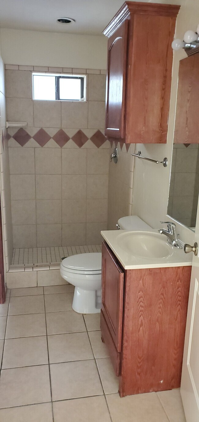 2000 Circle Dr Unit 3