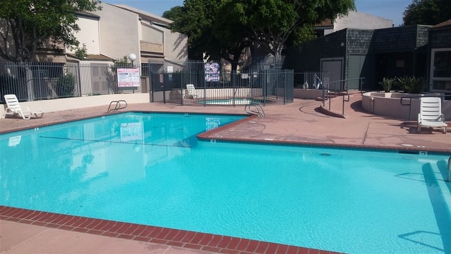 Photo - 3250 Ashford St Unidad E