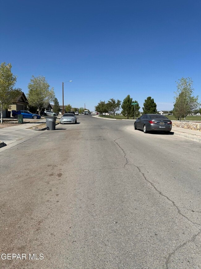 Photo - 4925 Vincent James St