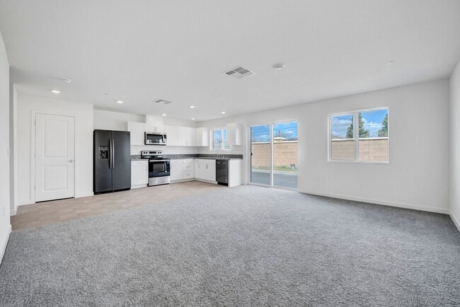 Photo - 7725 Forestdale Wy