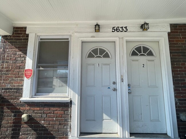 Building Photo - 5633 Malcolm St Unit 1