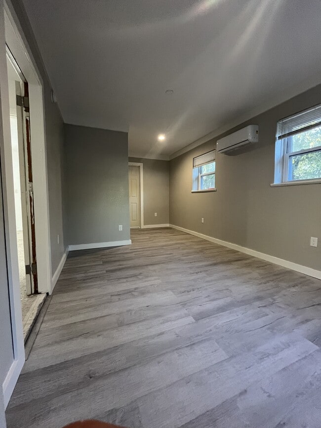 Photo - 1109 NE 5th Pl