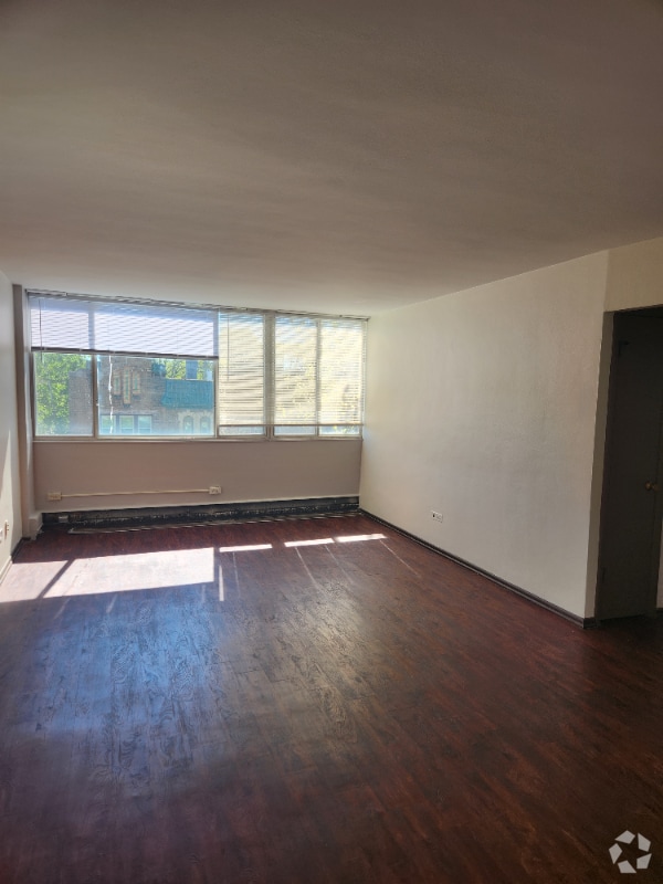 Building Photo - 3575 N Oakland Ave Rental