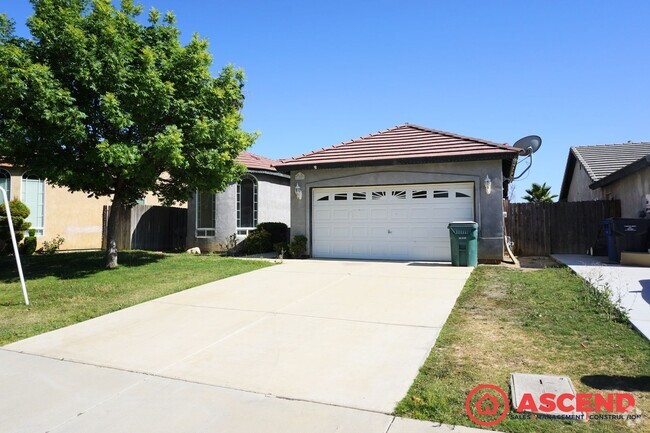 Building Photo - Charming Home in North Bakersfield!