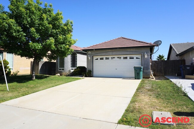 Charming Home in North Bakersfield! - Charming Home in North Bakersfield!