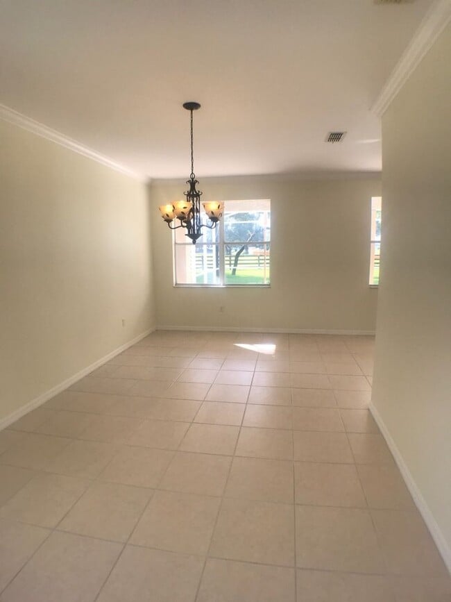 Photo - Great 4 bedroom pool home in gated community