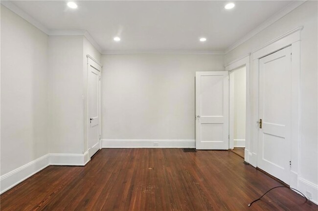 Photo - 385 10th St NE