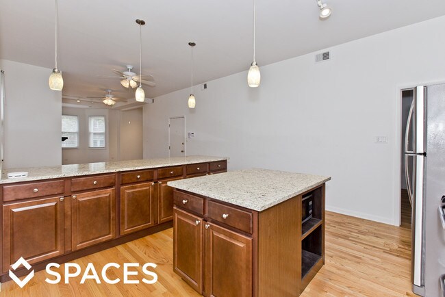 Photo - 916 W Roscoe St Unit 2