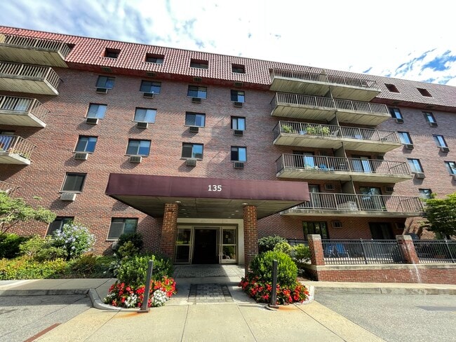 Building Photo - 135 Pleasant St Unit 601