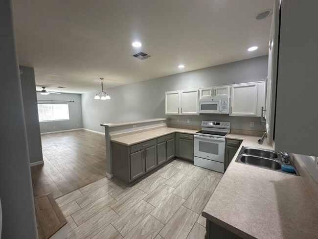 Photo - 17610 N 17th Pl