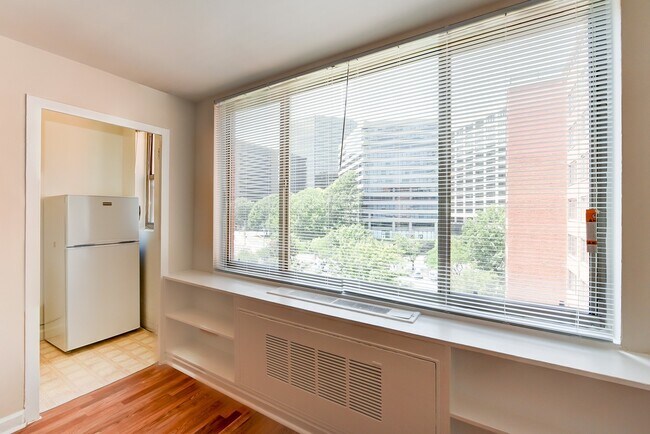 Photo - Spacious & Bright Studio at River Place North Unit 638