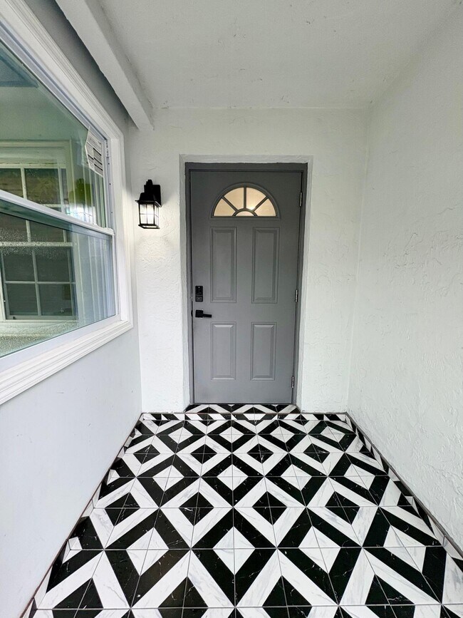 Photo - 1733 Sunset Ave