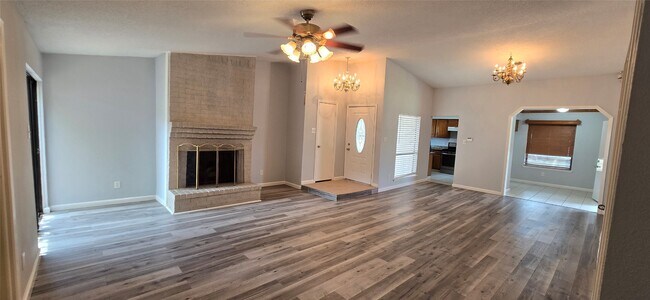 6311 Dawnridge Dr